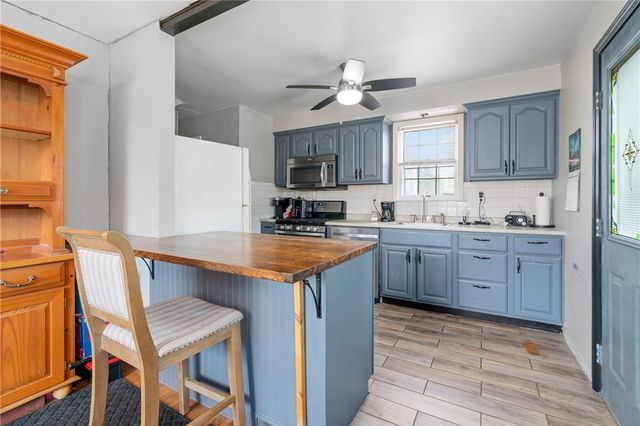 414 Sylvania Dr, Ross Twp, PA 15229