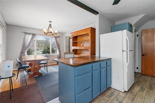 414 Sylvania Dr, Ross Twp, PA 15229