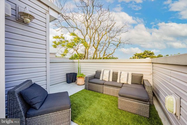 2137 N DARIEN ST, Philadelphia, PA 19122