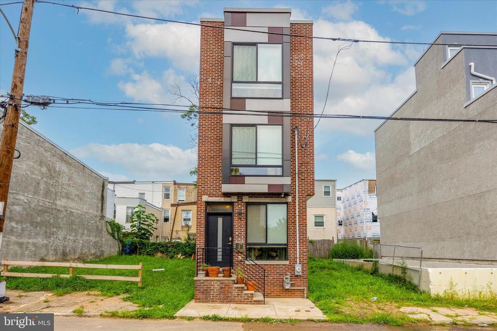 2137 N DARIEN ST, Philadelphia, PA 19122