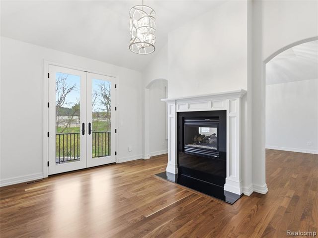 2475 Creekside Court, Rochester, MI 48306