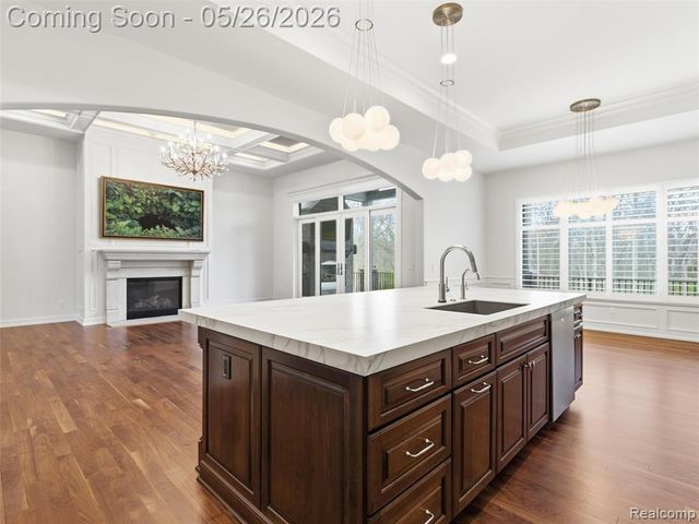 2475 Creekside Court, Rochester, MI 48306