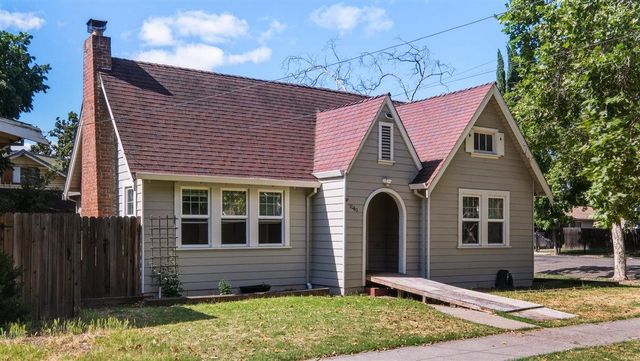 1040 W Poplar St, Stockton, CA 95203