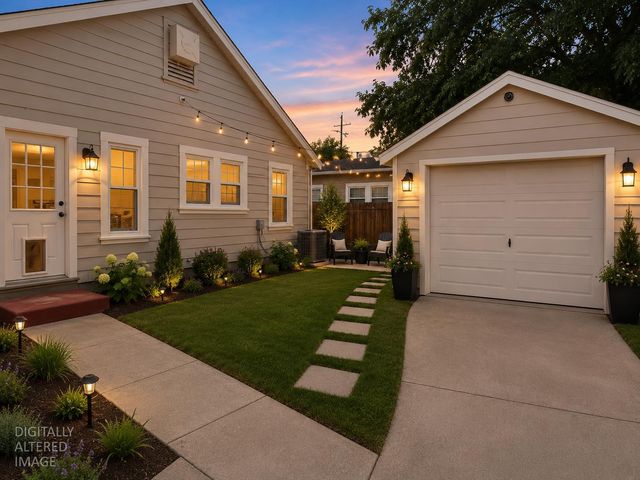 1040 W Poplar St, Stockton, CA 95203