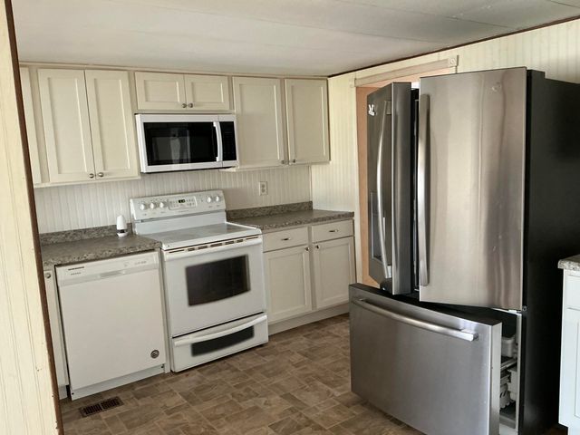 120 Marina Street, Houghton Lake, MI 48629