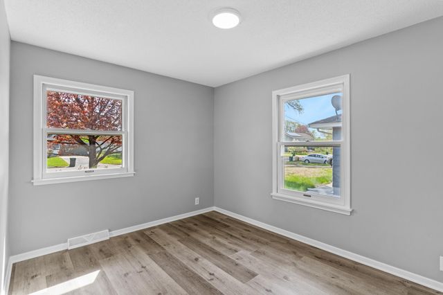 8300 16th Avenue S, Bloomington, MN 55425