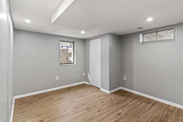 8300 16th Avenue S, Bloomington, MN 55425