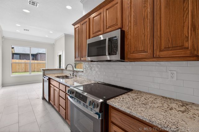 4526 E 141st Place S, Bixby, OK 74008