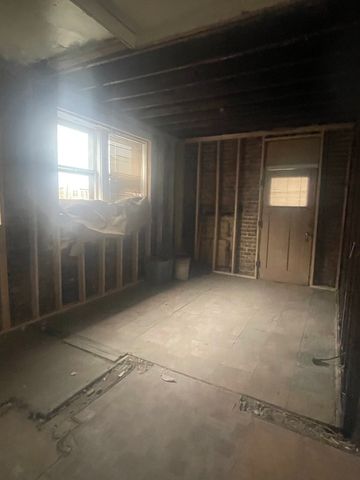 4821 W Washington Boulevard, Chicago, IL 60644