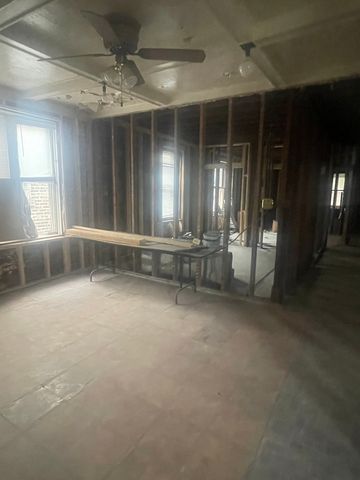 4821 W Washington Boulevard, Chicago, IL 60644