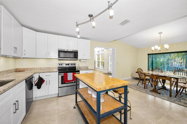 206 LINDA AVENUE, Temple Terrace, FL 33617