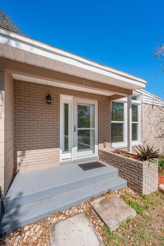 206 LINDA AVENUE, Temple Terrace, FL 33617