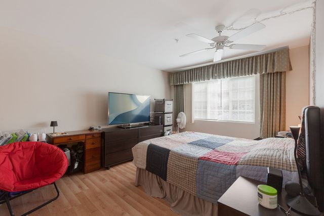 801 N Mclean Boulevard 222, Elgin, IL 60123