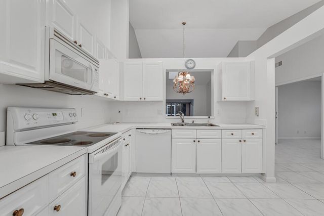 7043 Summer Tree Drive, Boynton Beach, FL 33437