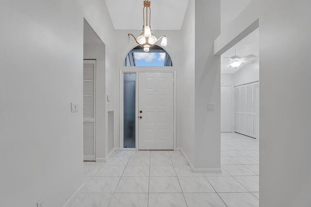 7043 Summer Tree Drive, Boynton Beach, FL 33437