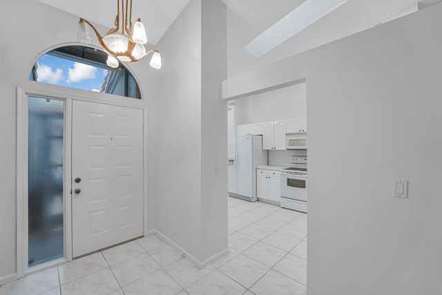 7043 Summer Tree Drive, Boynton Beach, FL 33437