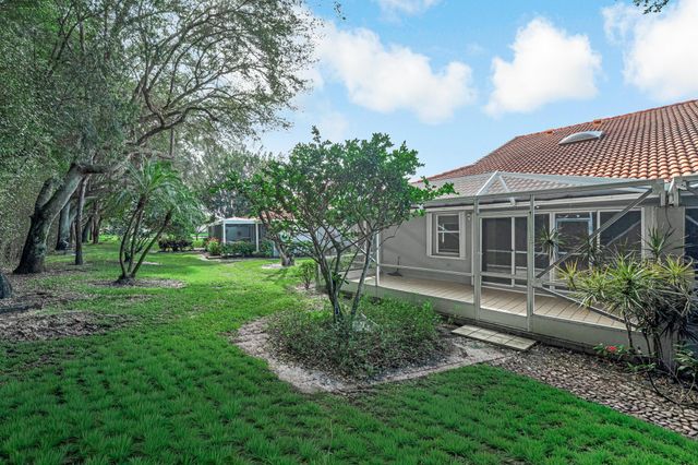 7043 Summer Tree Drive, Boynton Beach, FL 33437