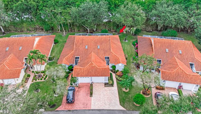 7043 Summer Tree Drive, Boynton Beach, FL 33437