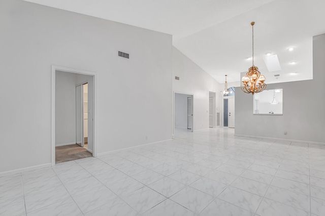 7043 Summer Tree Drive, Boynton Beach, FL 33437