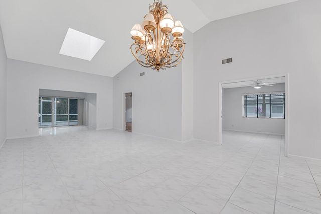 7043 Summer Tree Drive, Boynton Beach, FL 33437