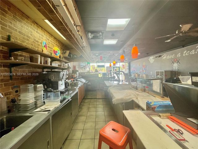 10251 Pines Blvd, Pembroke Pines, FL 33026