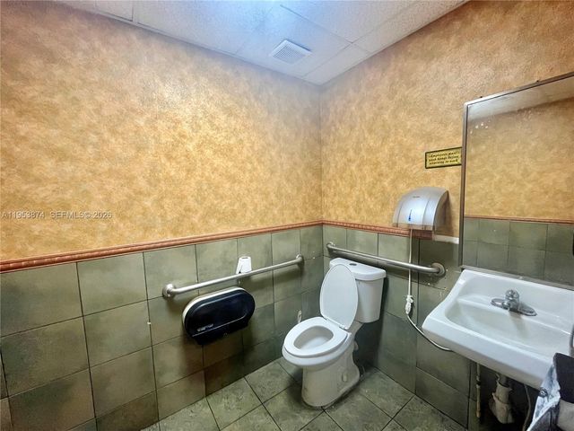 10251 Pines Blvd, Pembroke Pines, FL 33026