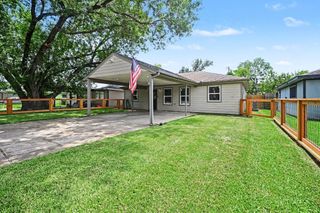 4818 27th Street, Dickinson, TX 77539