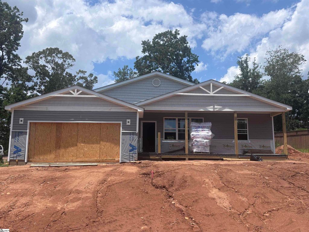 9 Arlington Road, Greer, SC 29651