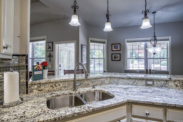 23 Gloria Drive, Hot Springs Village, AR 71909