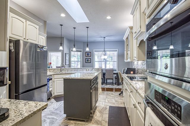 23 Gloria Drive, Hot Springs Village, AR 71909