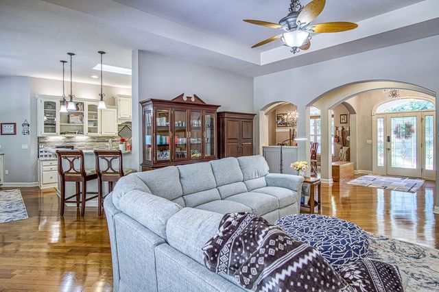 23 Gloria Drive, Hot Springs Village, AR 71909