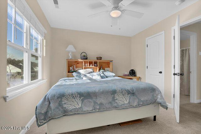 707 Crystal Cove Court, Sneads Ferry, NC 28460