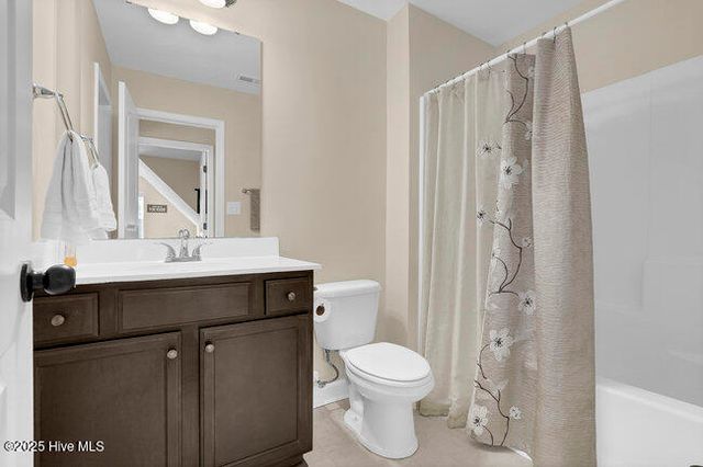 707 Crystal Cove Court, Sneads Ferry, NC 28460