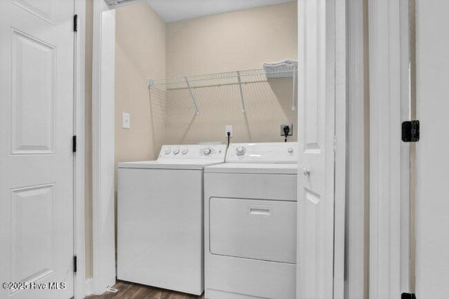 707 Crystal Cove Court, Sneads Ferry, NC 28460