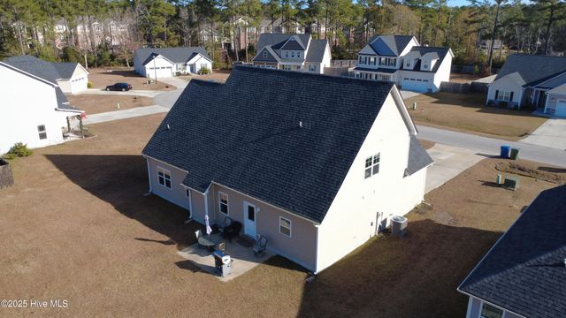 707 Crystal Cove Court, Sneads Ferry, NC 28460