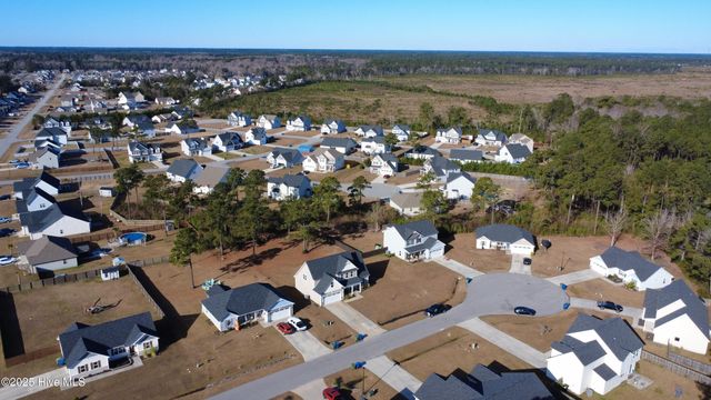 707 Crystal Cove Court, Sneads Ferry, NC 28460