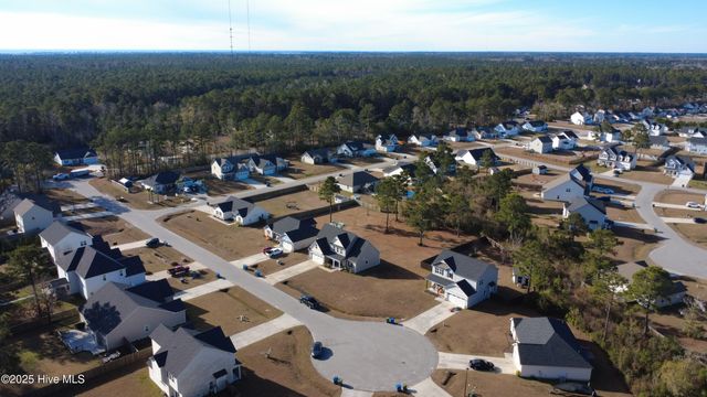 707 Crystal Cove Court, Sneads Ferry, NC 28460