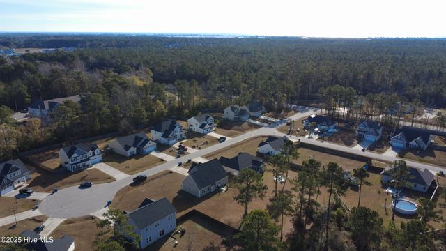 707 Crystal Cove Court, Sneads Ferry, NC 28460