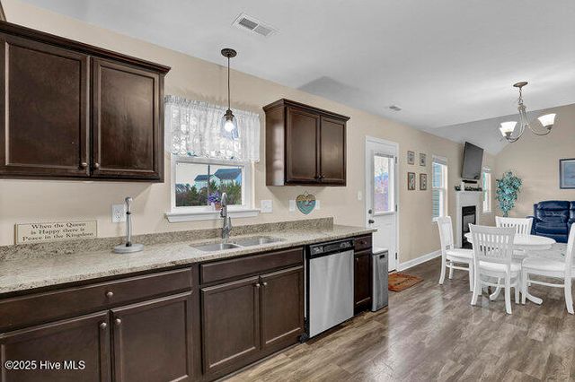 707 Crystal Cove Court, Sneads Ferry, NC 28460