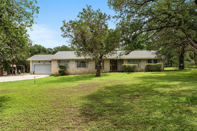 651 High Low DR, New Braunfels, TX 78132
