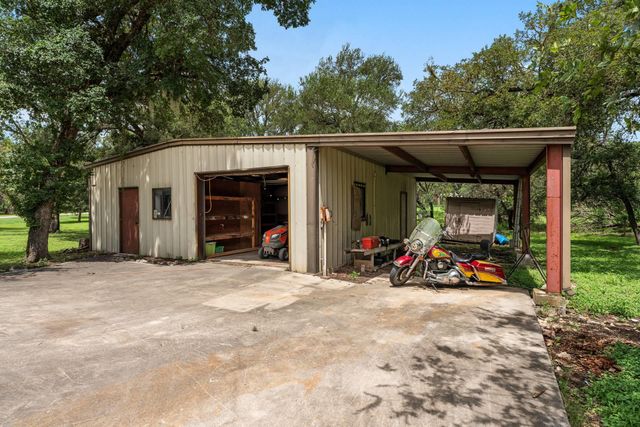 651 High Low DR, New Braunfels, TX 78132