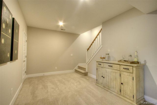 584 Round Rock Drive, Howell, MI 48843