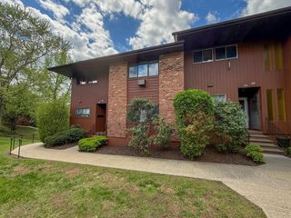 250 Coachlight Square Building 6 Unit 250, Montrose, NY 10548