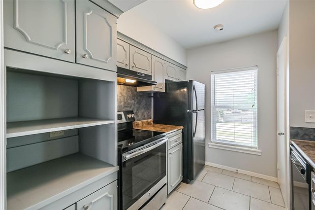 5922 Fairdale Lane B, Houston, TX 77057