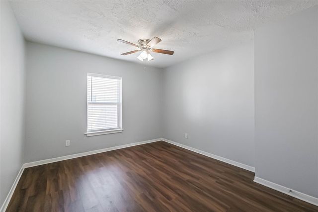 5922 Fairdale Lane B, Houston, TX 77057