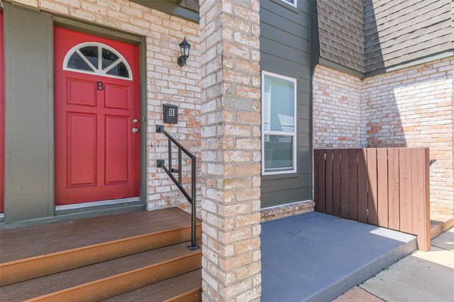 5922 Fairdale Lane B, Houston, TX 77057