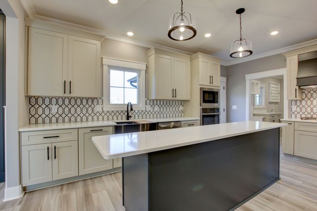 701 Sandringham Ct, Clarksville, TN 37043