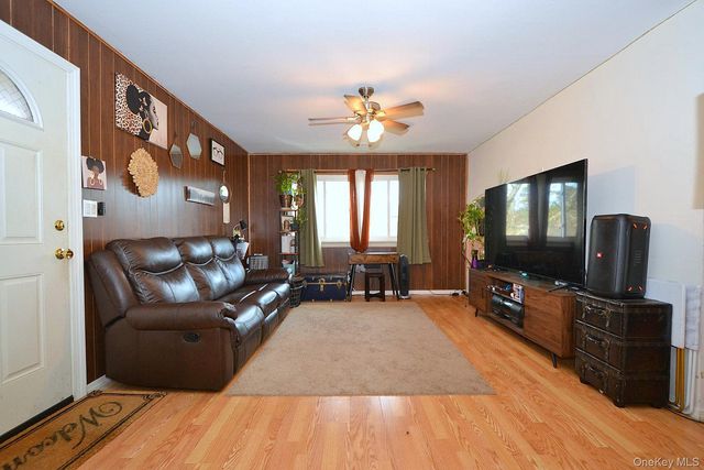 123 Feller Drive, Central Islip, NY 11722