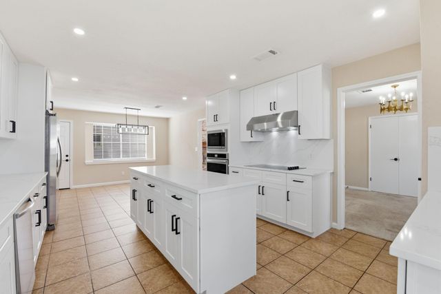 426 Pine Manor Drive, Conroe, TX 77385