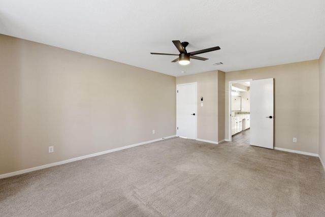 426 Pine Manor Drive, Conroe, TX 77385